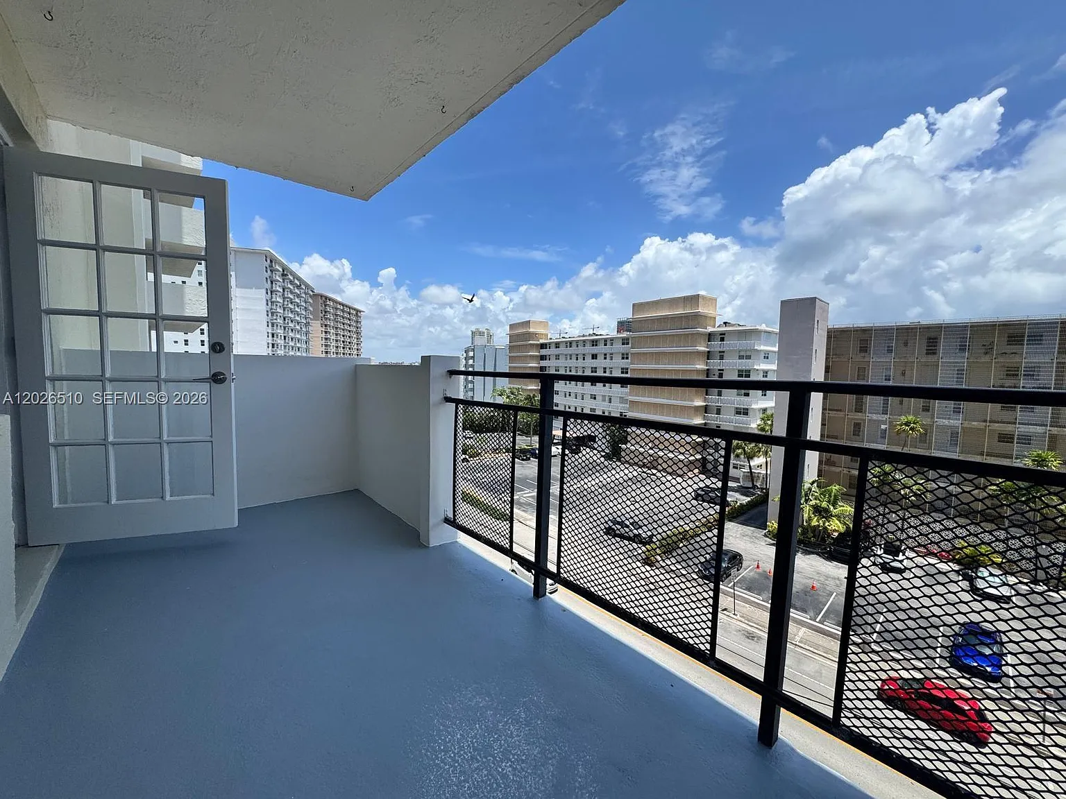 Ocean View Towers Condo — Photo 3