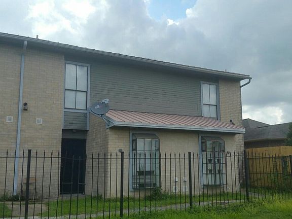 3rd image of 11000 Kinghurst Dr Unit 151