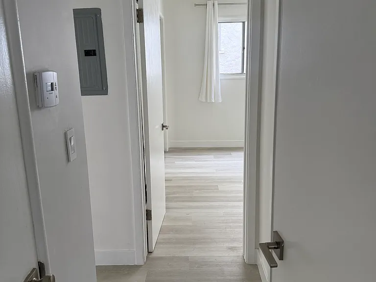 442 S Oakhurst Dr #4 — Photo 12