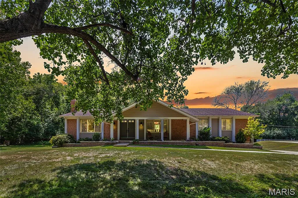 10720 Forest Path Dr photo 1