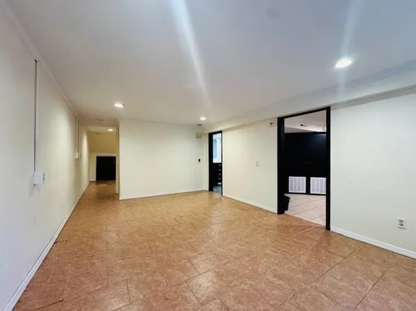 16 Briarwood Road image 6 of 12