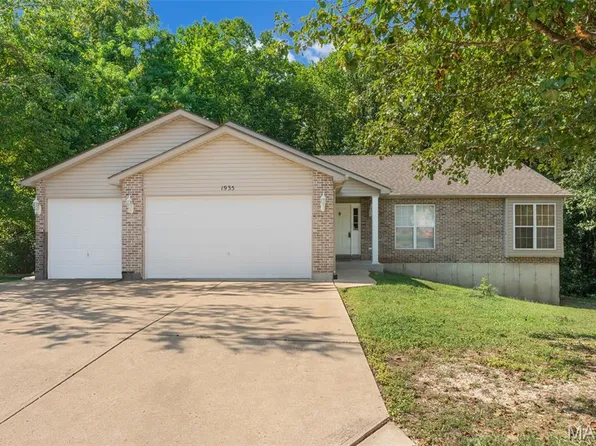 1935 Anchorage Dr, Festus, MO 63028