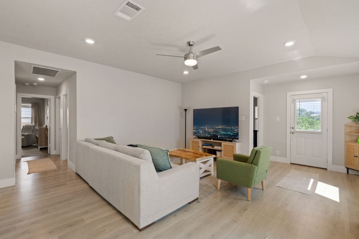 next background image