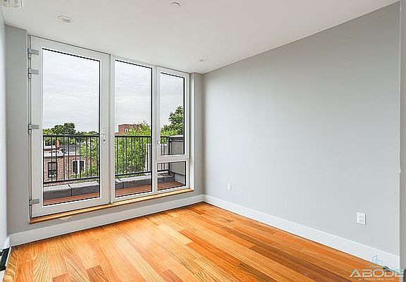 5th image of 682 Hancock St #4F