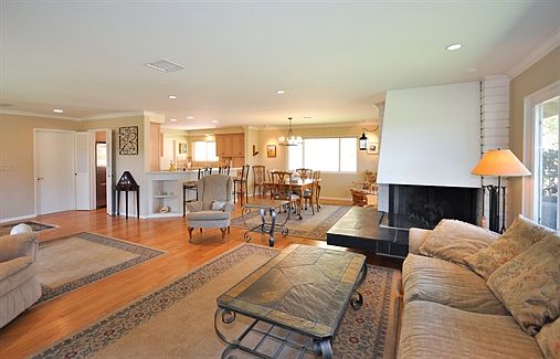 4th image of 3807 Sapphire Dr