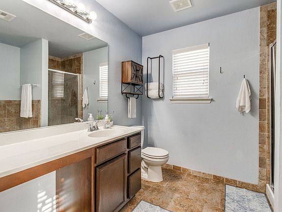 2nd image of 2012 Bradford Cir