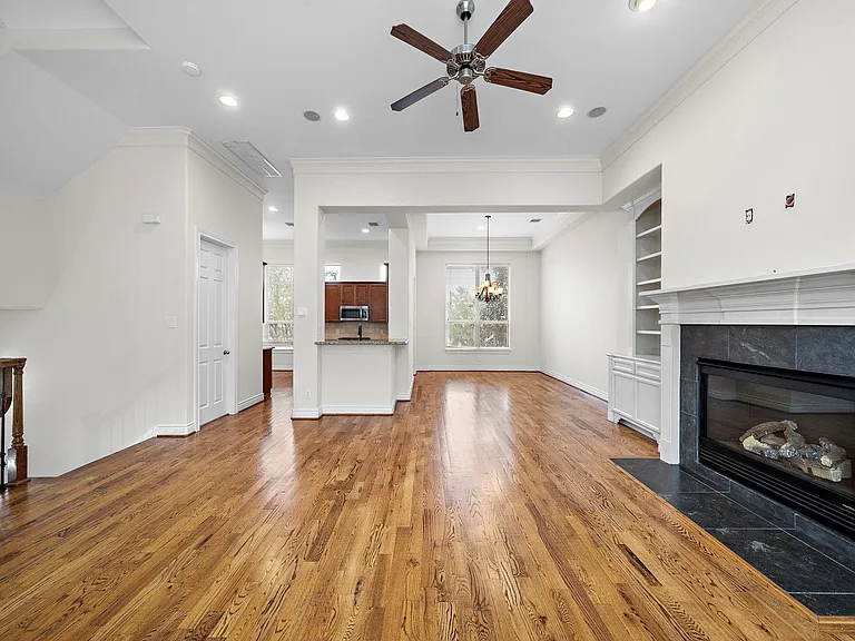 2828 Sherwin St — Photo 12