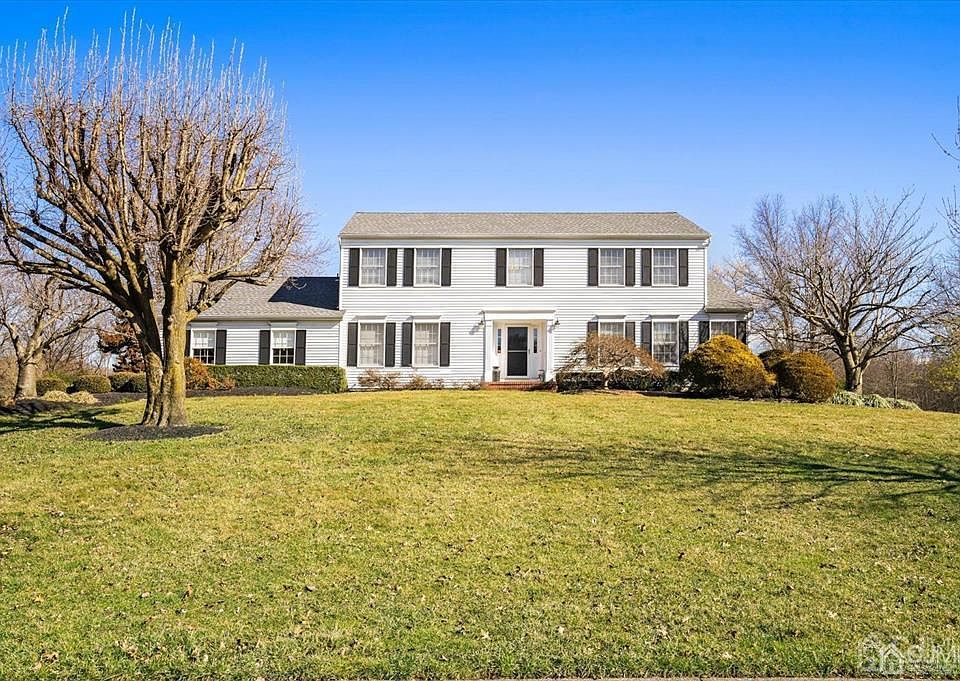 1st image of 44 Washington Dr