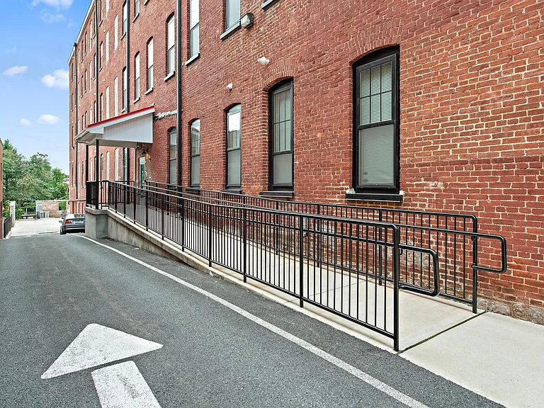 626 Columbia Ave #2A — Photo 16