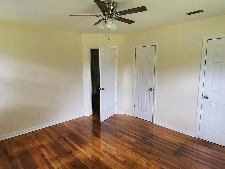 854 Allison St — Photo 17
