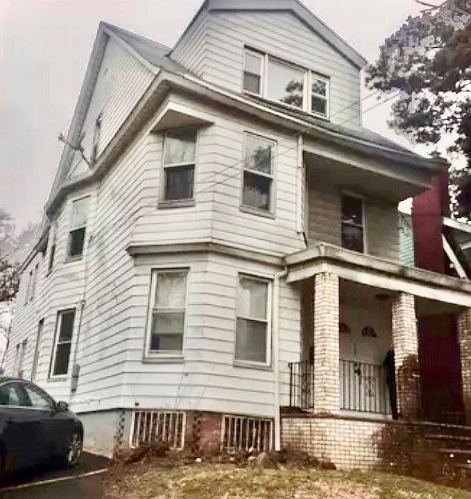 1st image of 555-557 Sanford Ave #3
