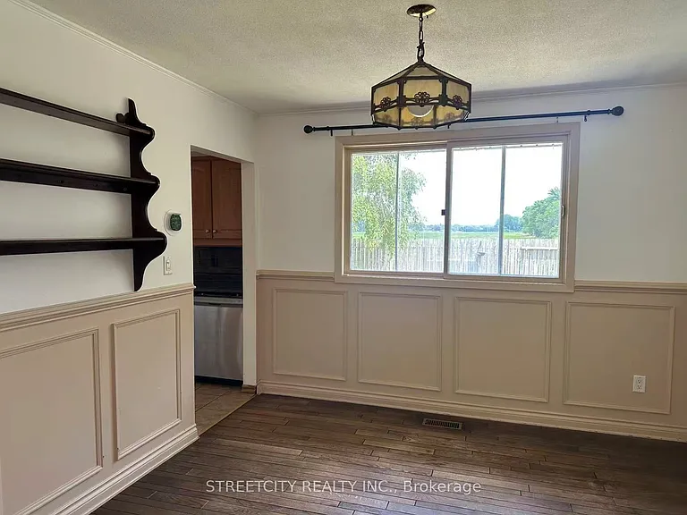 6860 Malden Rd — Photo 7
