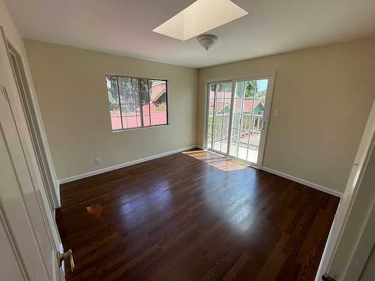 373 Coronado Ave — Photo 13