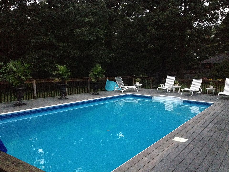 1st image of 744 Pendleton Dr NE