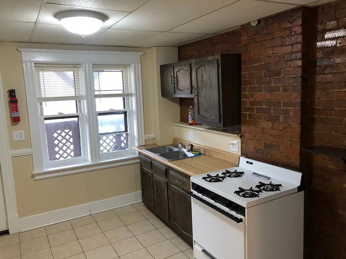 Building Photo - 88 Stewart St #6