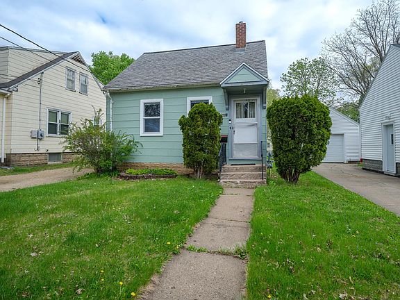 2nd image of 1309 2nd St NE