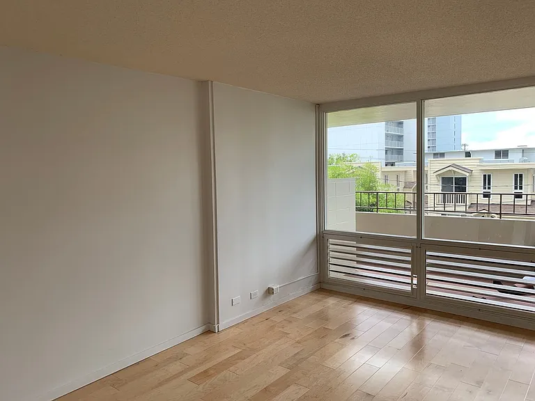 1710 Makiki St #402 — Photo 1