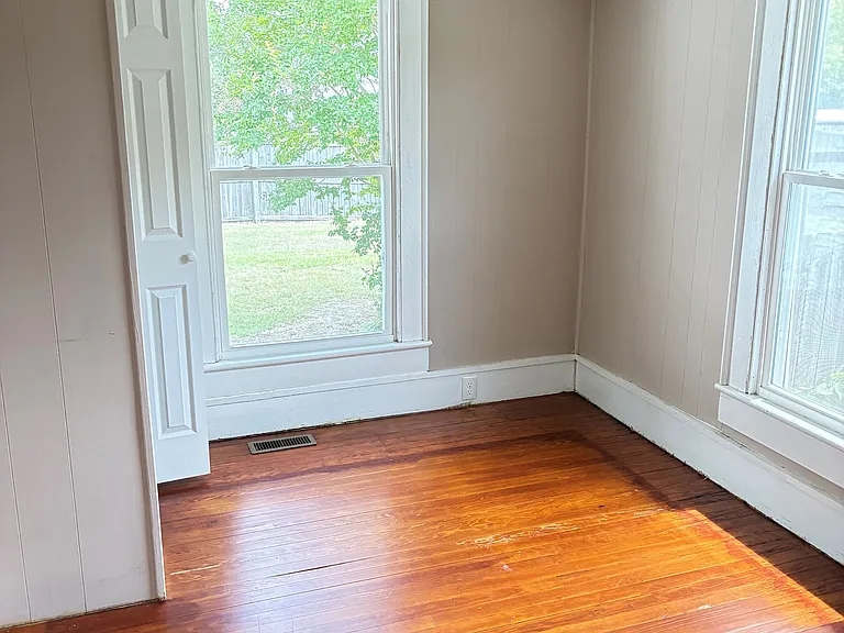 6306 Wall St — Photo 15