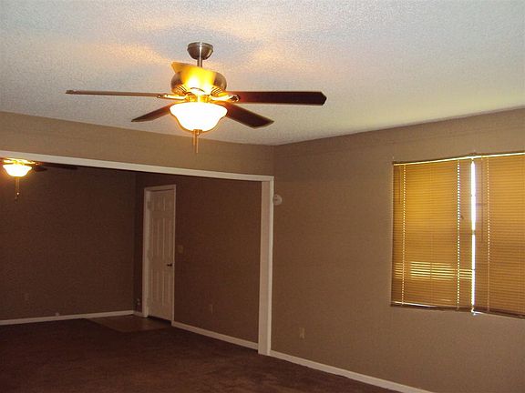 3rd image of 909 Nash St