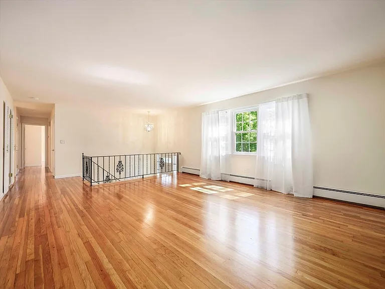 5 Dorchester Ave — Photo 6