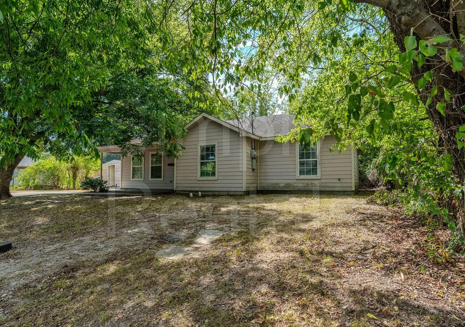 1817 Hemphill - Greenville — Photo 3