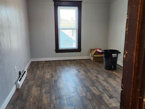 3rd image of 218 8th Ave #3