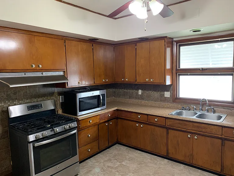 10340 S Sangamon St — Photo 12