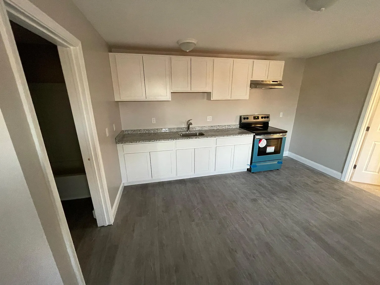 2 bed, 700 sqft, $1,600 — Photo 4