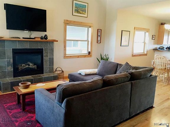 4th image of 542 Clifden Dr