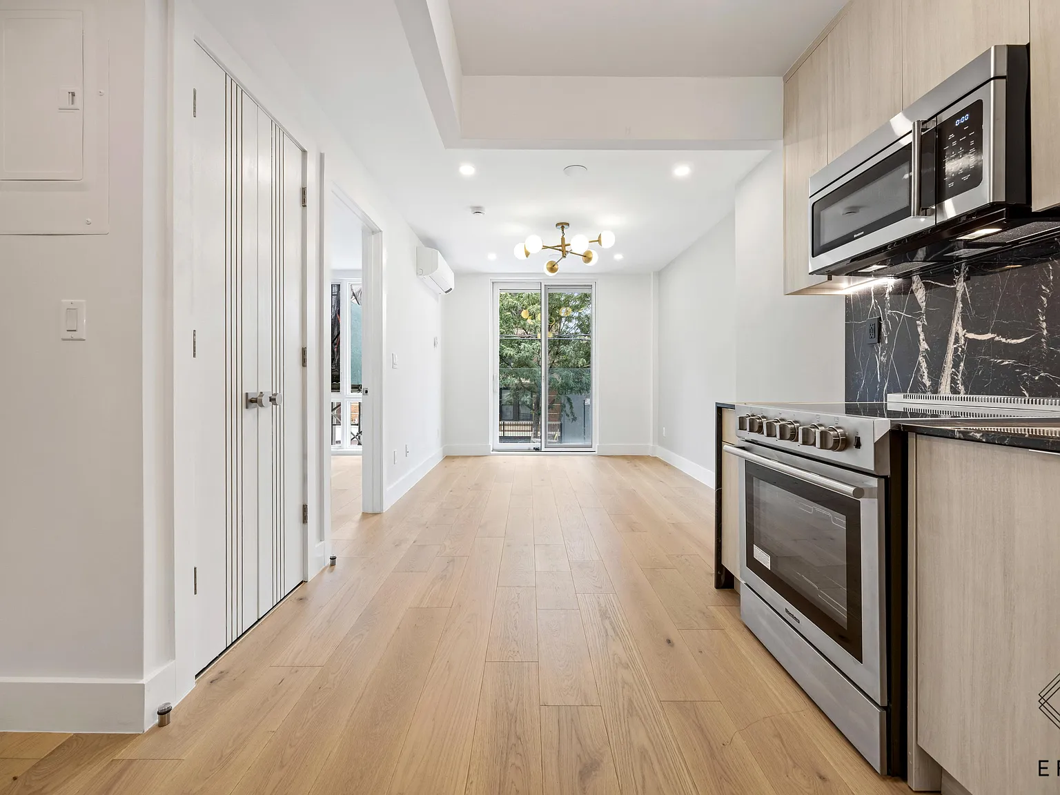 1811 Menahan Street — Photo 2
