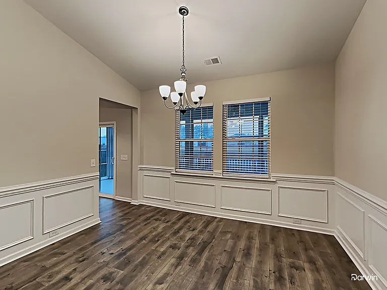 701 Redbud Ln — Photo 12