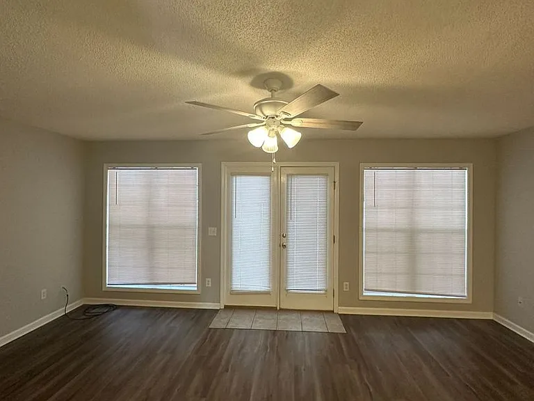 118 S Springview Dr — Photo 8