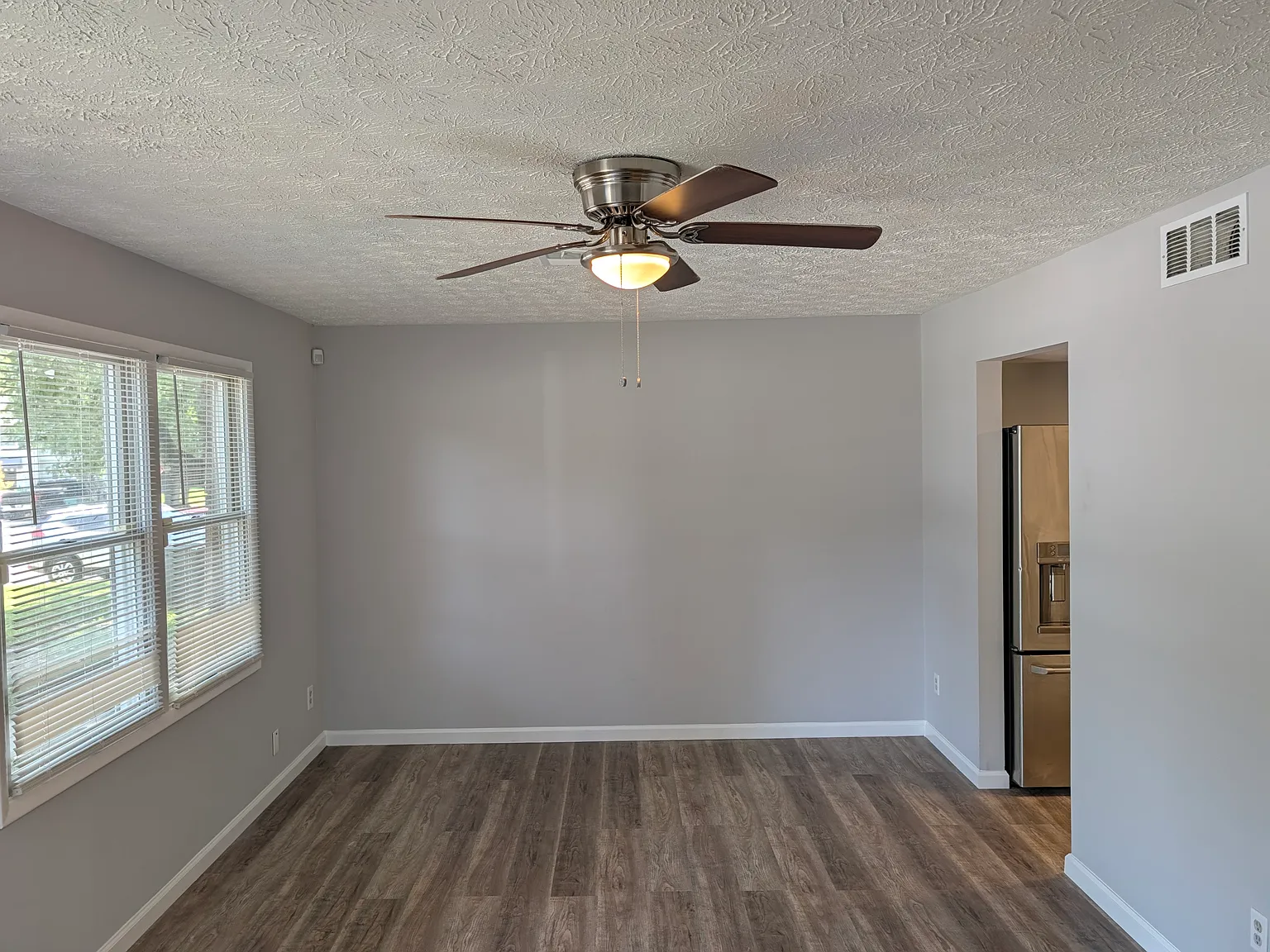 2 bed, 2.5 bath, 1240 sqft, $1,800 — Photo 4