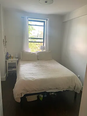 Rented by Delmark Realty LLC | media 8