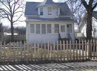 219 10th St NW, Minot, ND 58703