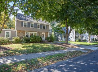 22 Bond St, Reading, MA 01867