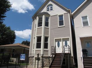 646 W 44th St #2, Chicago, IL 60609