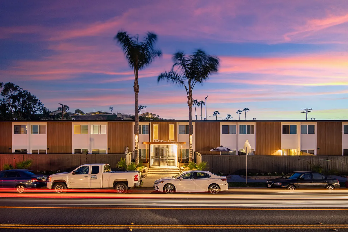 Building Photo - Point Loma Palms