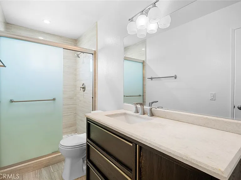 621 E Lomita Ave #A — Photo 17