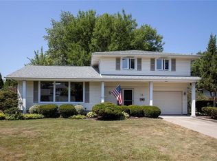 8 Dalewood Dr, Amherst, NY 14228