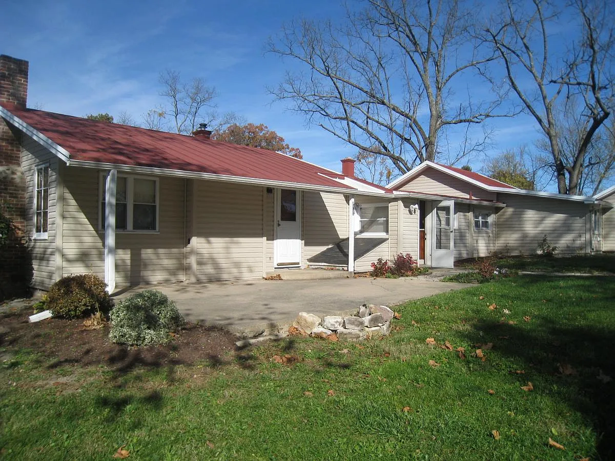 Building Photo - 731 Range End Rd