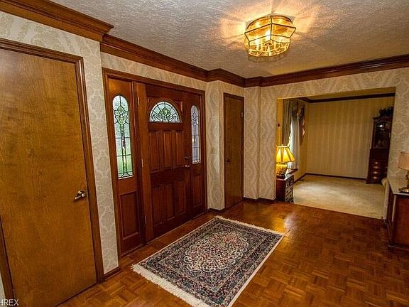 3rd image of 31020 Pinehurst Dr