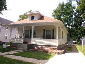 1st image of 247 S Grand Ave