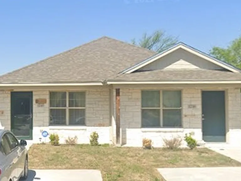 1240 Honor Ln — Photo 1