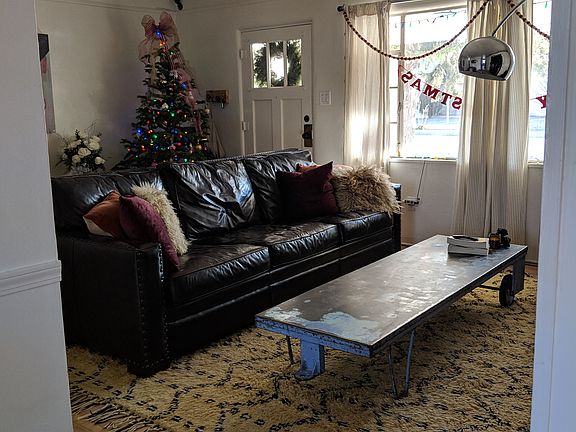 2nd image of 211 Montclaire Dr NE