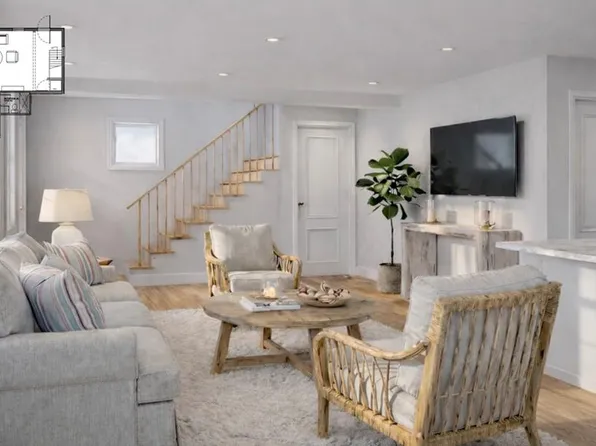 19 Walnut St APT 4, Newport, RI 02840