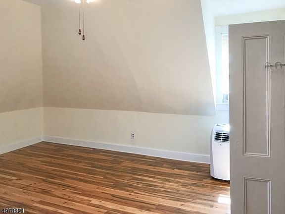 3rd image of 79 Claremont Ave Floor 3