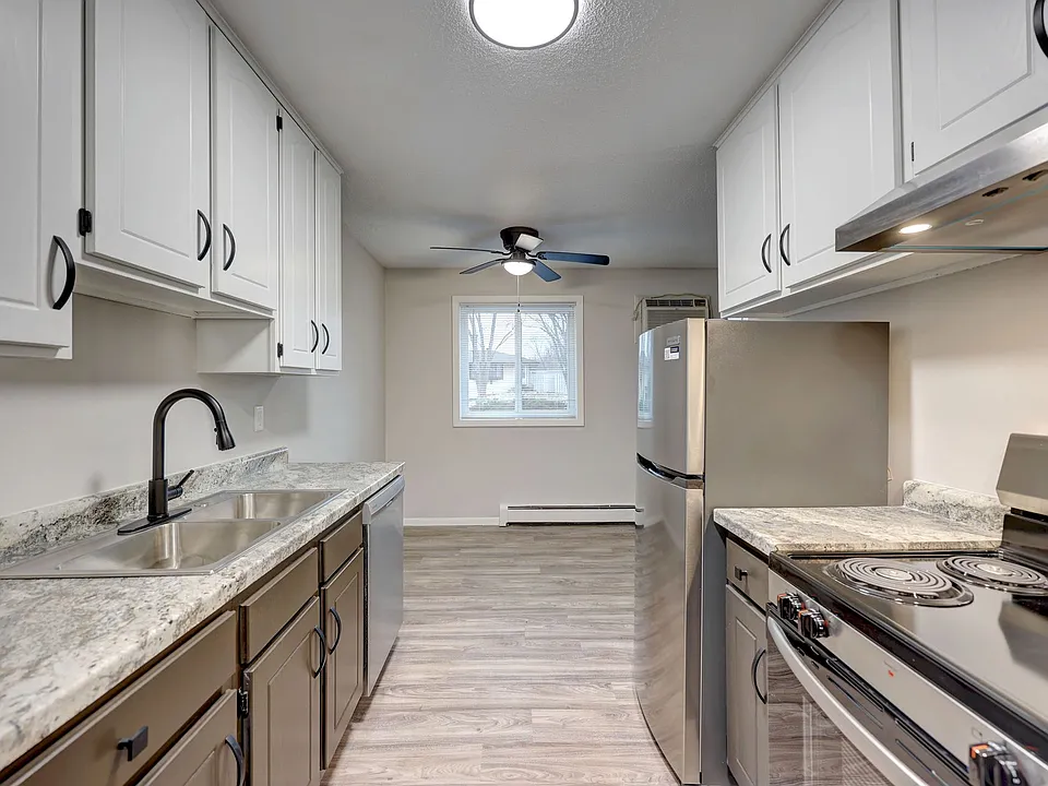 Royal Oaks Apartments