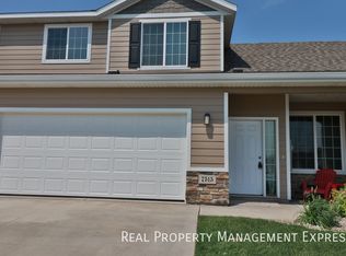7515 S Brookside Pl, Sioux Falls, SD 57108