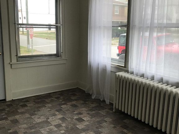 5th image of 1000 Gaston Ave
